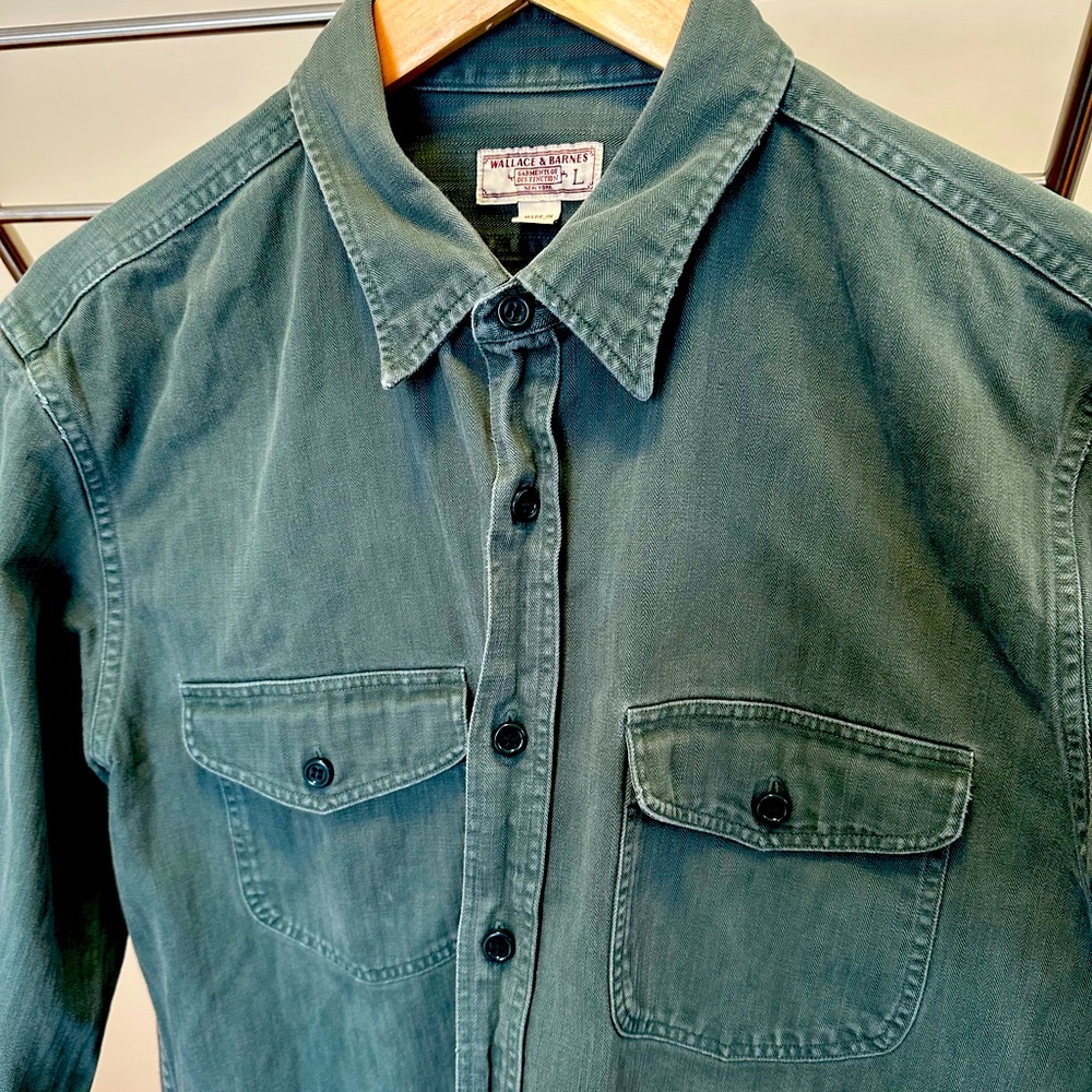 Wallace & Barnes Green denim shirt. Men’s vintage-wear!